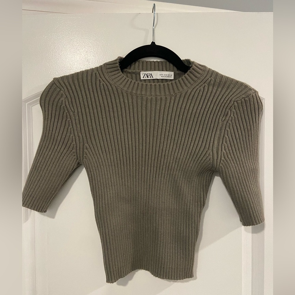 Womens Zara olive green short sleeve sweater size S